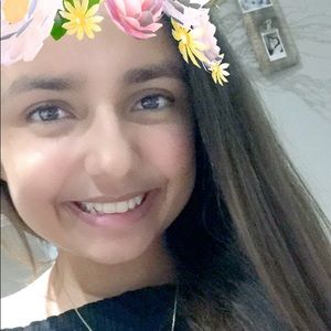 Meet your Posher, Daniella